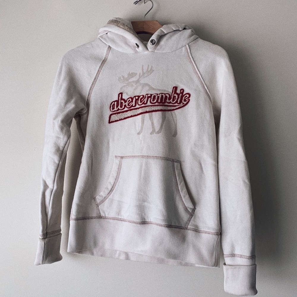 💜 Abercrombie & Fitch White and Red Hoodie